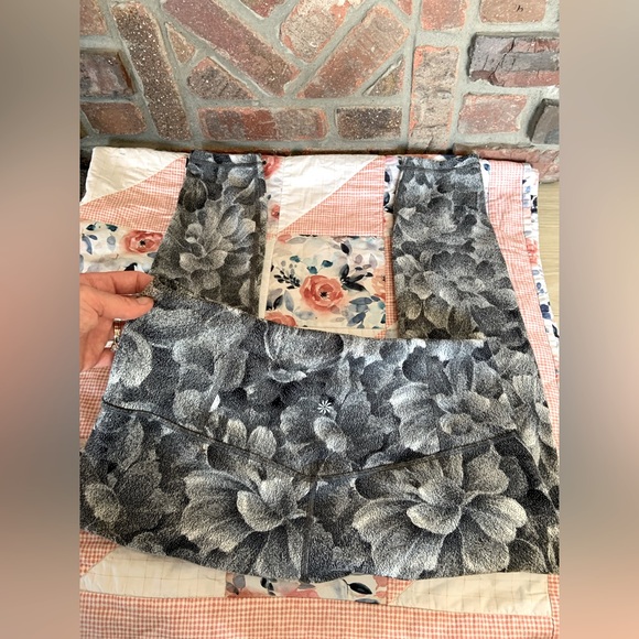 Athleta Elation Texured Tight - Picture 4 of 6